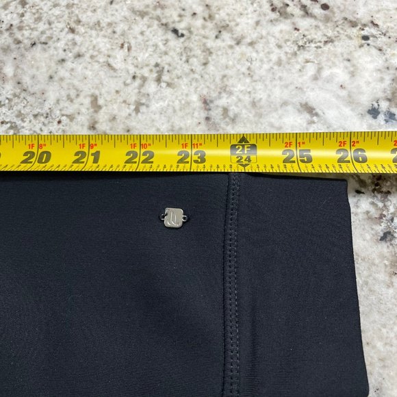 Fabletics Neoprene-like Workout Top - Size Medium - Long Sleeve Mesh Shirt - Picture 6 of 7